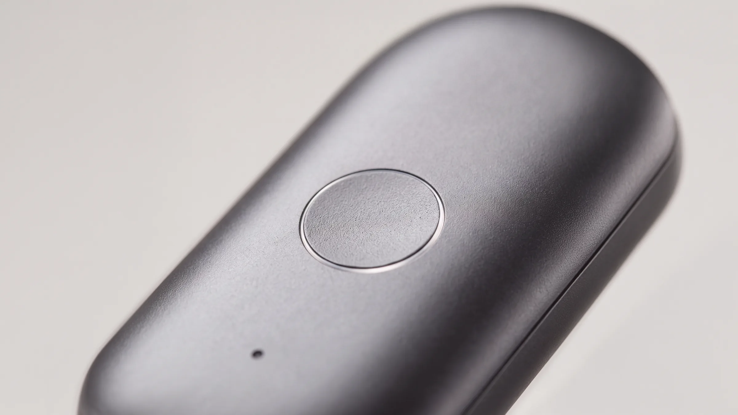 Macro render of SILO AI one-touch record button and microphone – CGI by IAS Creative